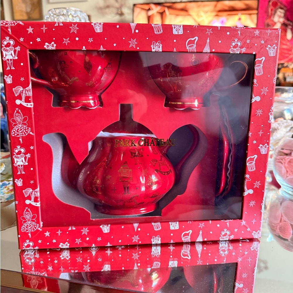 Chateau Festive Red Tea Set